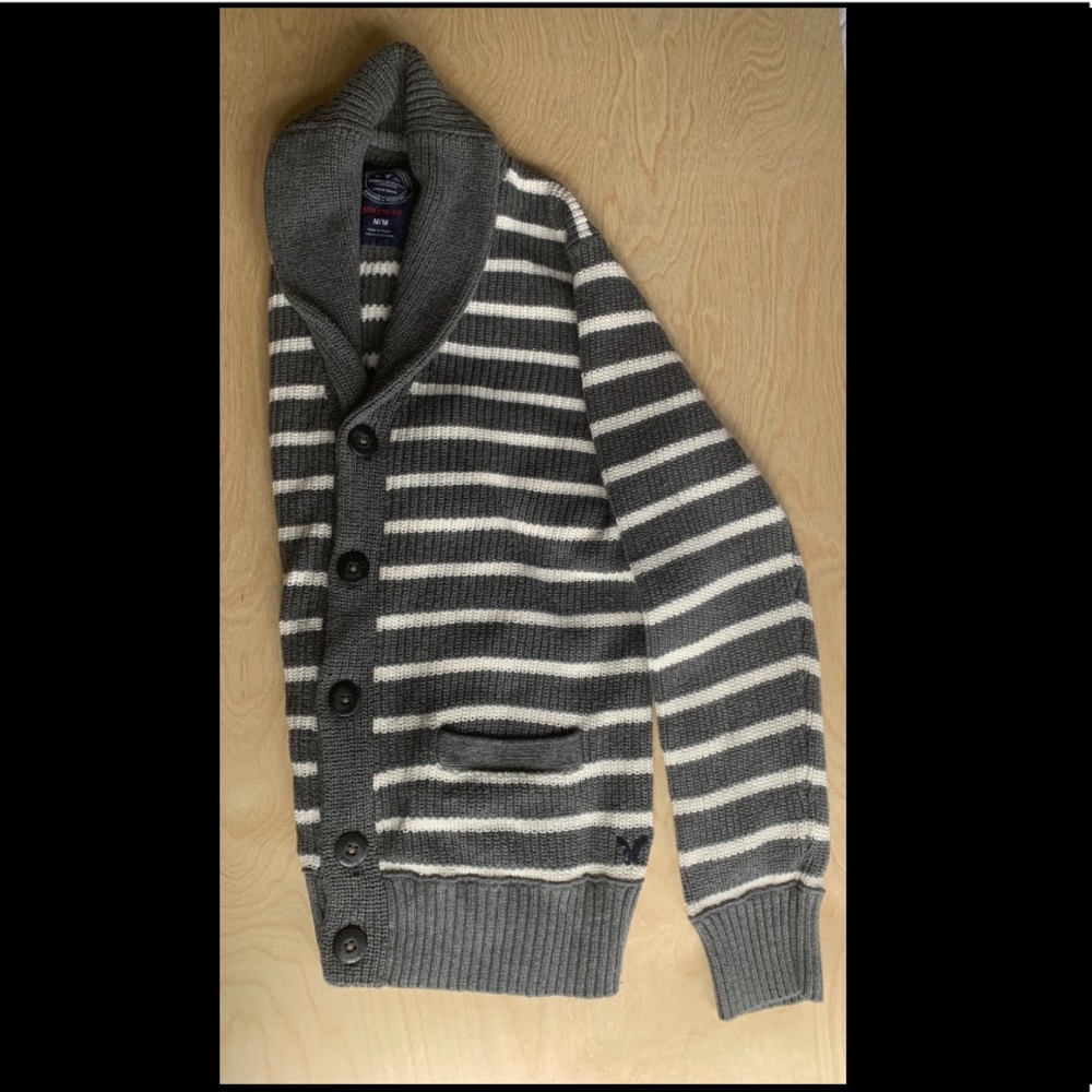 American 🦅 grey striped sweater size M